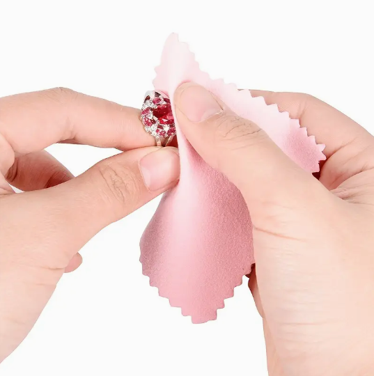 Tiamo's Premium Edition Jewelry Cleaning Wipes – 50 pieces for a brilliant shine