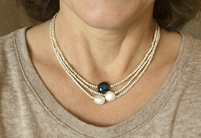 Necklace made of natural pearls