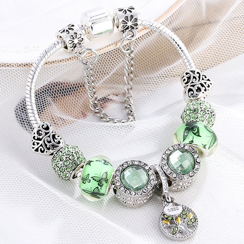 Elegant Silver Bracelet with Stunning Green Crystal