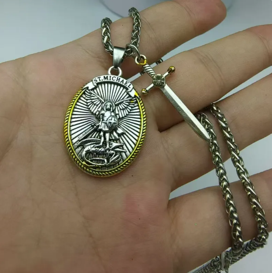 Vintage Men’s Decorative Necklace