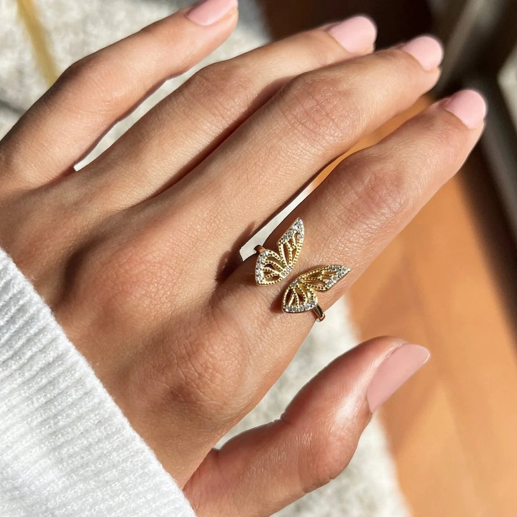 Adjustable Butterfly Ring in Dazzling Gold with Sparkling Zircons