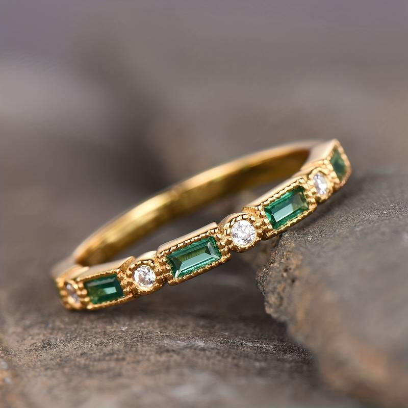 Vintage gold ring with marinated green zircon